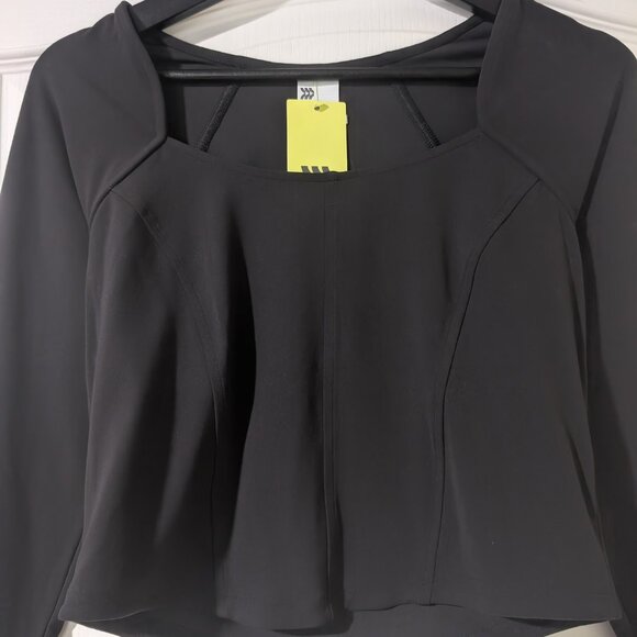 All In Motion | Everyday Soft Cropped Long Sleeve Top In Black - Picture 6 of 13